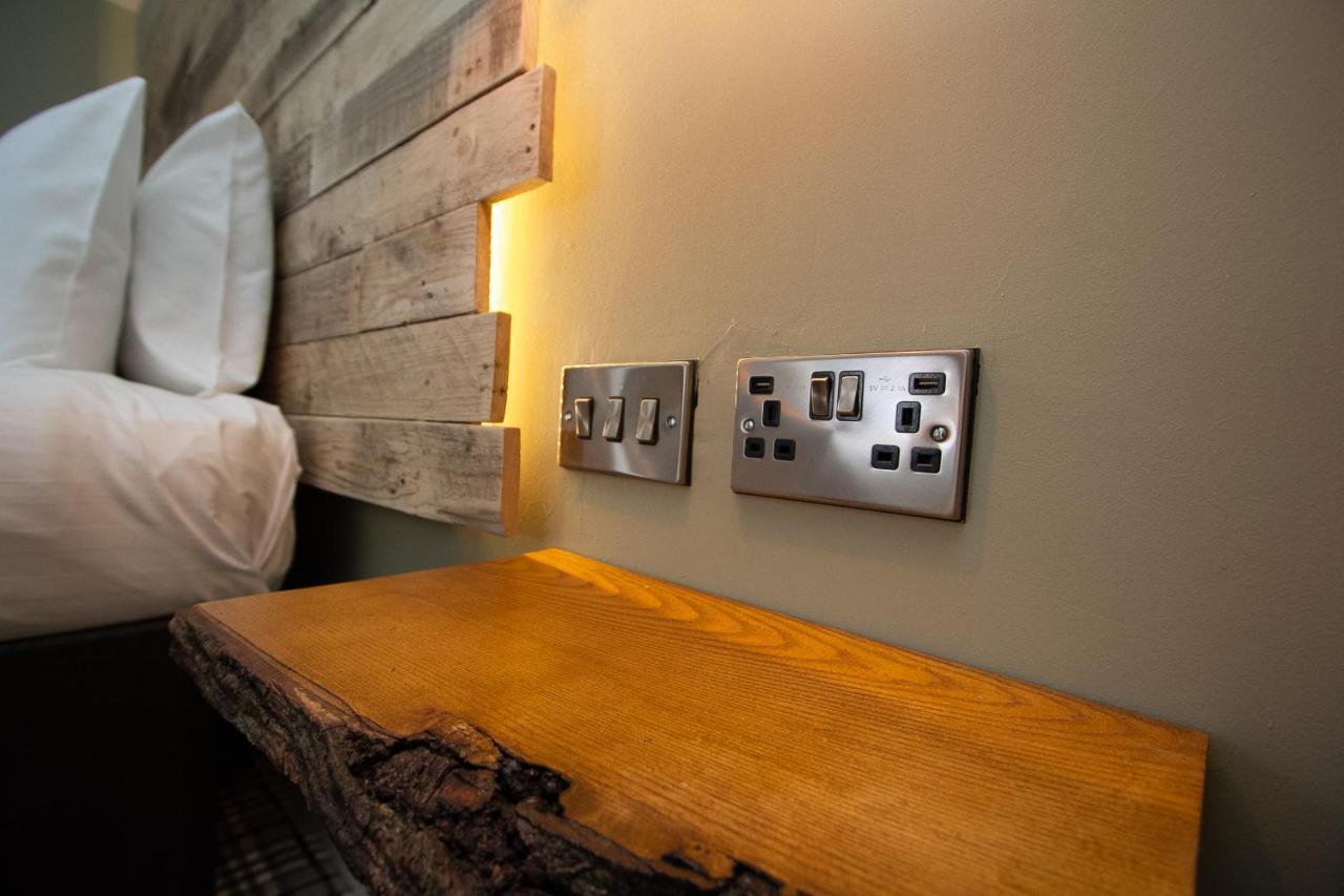Tyr Winch Hotel Cardiff Bagian luar foto