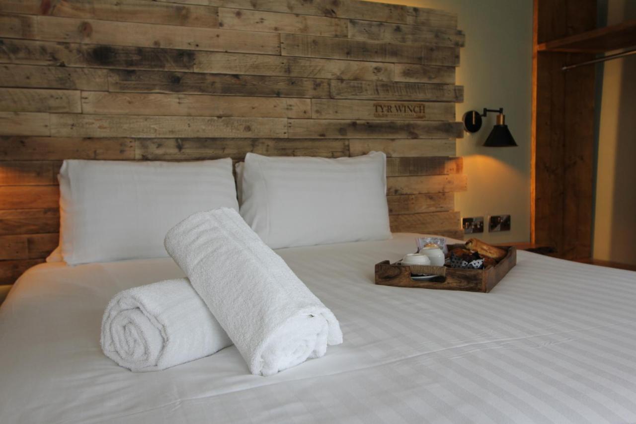 Tyr Winch Hotel Cardiff Bagian luar foto
