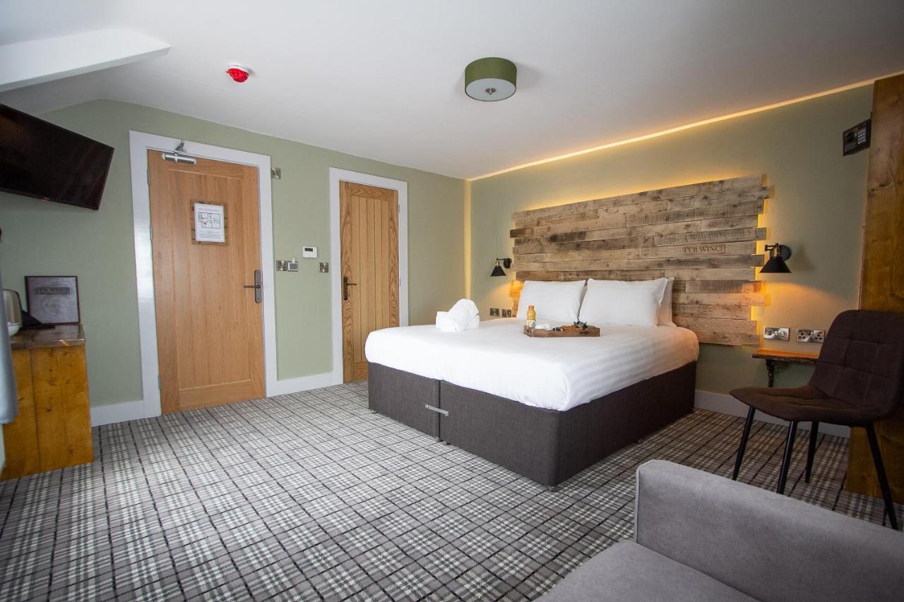 Tyr Winch Hotel Cardiff Bagian luar foto