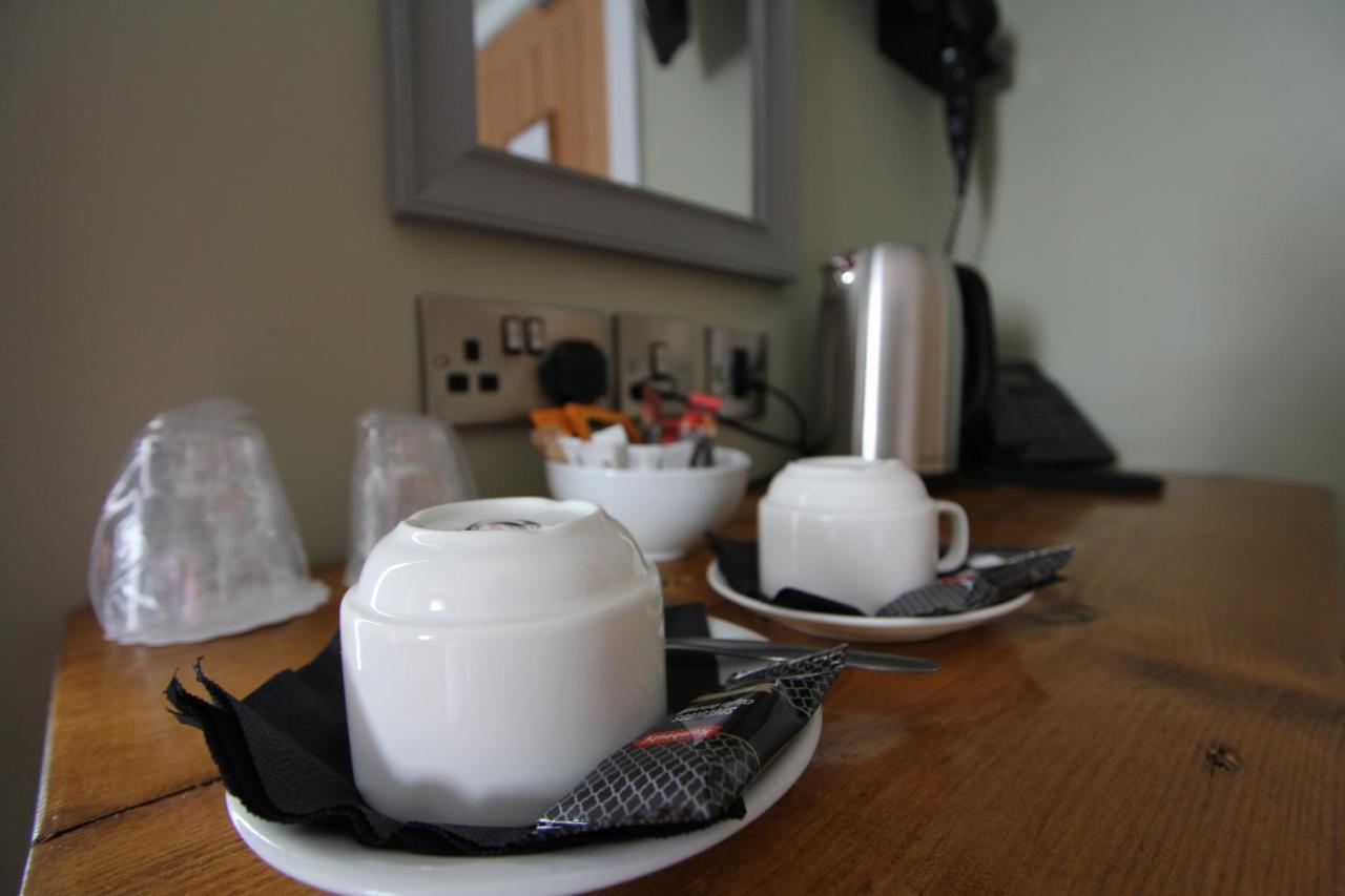 Tyr Winch Hotel Cardiff Bagian luar foto