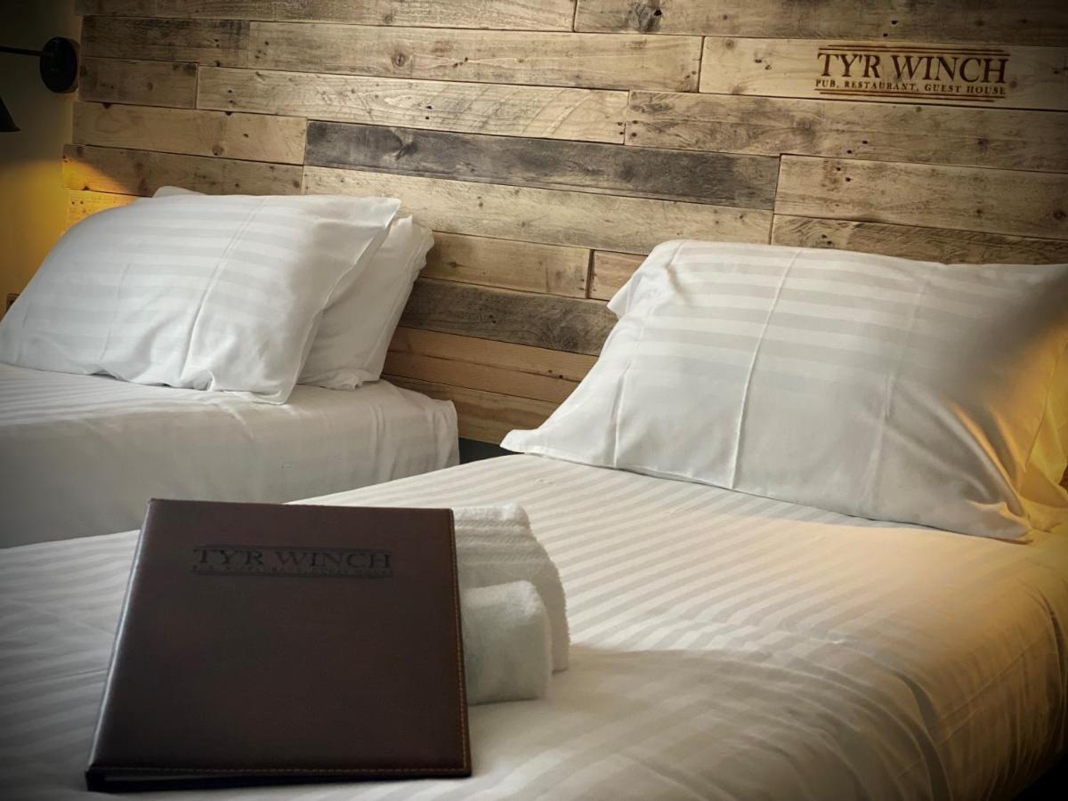 Tyr Winch Hotel Cardiff Bagian luar foto